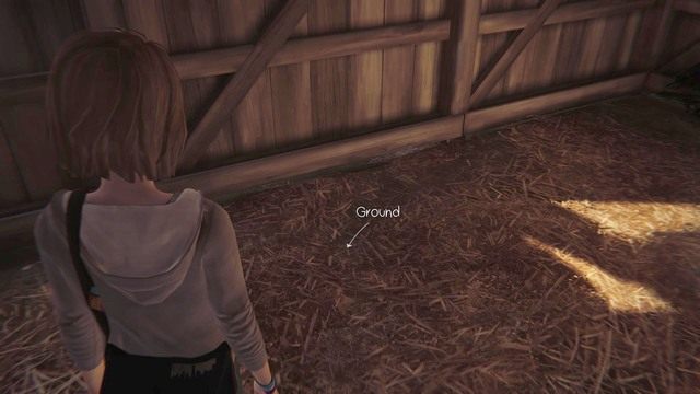 Podczas eksploracji szopy, będziesz deptać po sianie - Life is Strange: Dark Room, Rozdział 4 - solucja, opis przejścia - Life is Strange - poradnik do gry