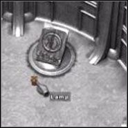 W jednym z pomieszczeń znajdziesz lampę, która odkrywa niewidzialne dla ludzkiego oka rzeczy - Hidden Fortress - Tibet | Grom - Grom - poradnik do gry