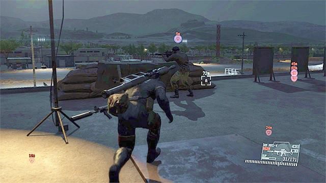Na dachu głównego budynku przebywa dwóch snajperów - Opisy misji (Side-Ops) 111-120 | Poboczne misje | Solucja Metal Gear Solid V - Metal Gear Solid V: The Phantom Pain - poradnik do gry