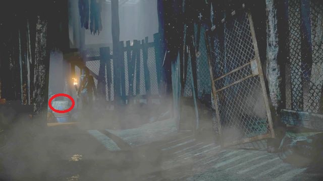 Po prawej stronie znajdziesz zdewastowaną bramkę będącą wyjściem z korytarza - Until Dawn: Rozdział 7, wskazówki i totemy - lokalizacja - Until Dawn - poradnik do gry