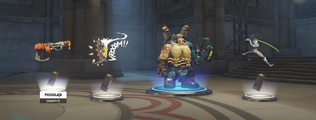 W środku zawsze znajdziesz cztery losowe przedmioty - System progresji gracza - poziomy i nagrody | Najważniejsze informacje Overwatch - Overwatch - poradnik do gry