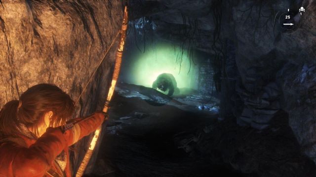Kiedy wyjrzysz zza załomu korytarza zobaczysz potężne zwierzę - Rise of the Tomb Raider: Pokonaj niedźwiedzia | Syberia - solucja - Rise of the Tomb Raider - poradnik do gry