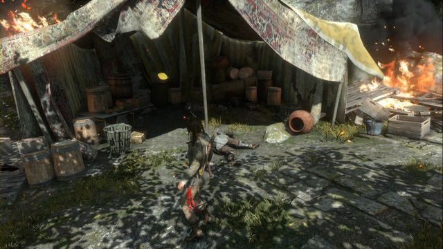 Od obozu Bazar ocalałych skieruj się w stronę wieży, w drugim namiocie po lewej stronie znajdziesz leżącą na ziemi skrzyneczkę - Artefakty | Akropol | Skarby i sekrety w Rise of the Tomb Raider - Rise of the Tomb Raider - poradnik do gry