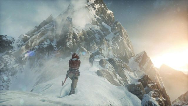 Gra rozpoczyna się w wysokich górach, w pobliżu obozu, z którego Lara i Jonah wyruszają w poszukiwaniu zaginionego miasta - Rise of the Tomb Raider: Wejdź na szczyt góry - solucja - Rise of the Tomb Raider - poradnik do gry