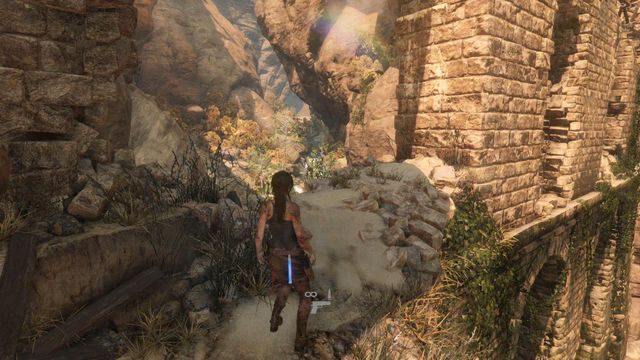 Przejdź w lewo i wskocz na jeden z filarów akweduktu - Rise of the Tomb Raider: Znajdź wejście do Grobowca Proroka | Syria - solucja - Rise of the Tomb Raider - poradnik do gry