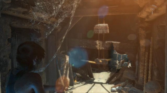 Chwilę później Lara ledwie uniknie śmierci uruchamiając pułapkę - Rise of the Tomb Raider: Przeszukaj korytarze grobowca | Syria - solucja - Rise of the Tomb Raider - poradnik do gry