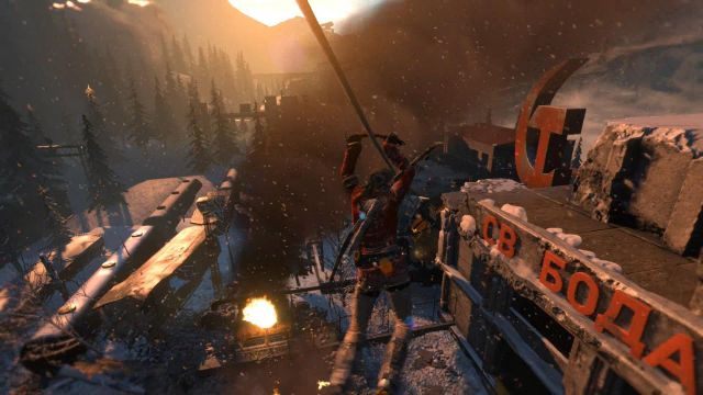 Stąd zjedź po linie na niedostępny wcześniej teren obozu - Rise of the Tomb Raider: Zbadaj lądowisko dla helikopterów | W szeregach wroga - Rise of the Tomb Raider - poradnik do gry