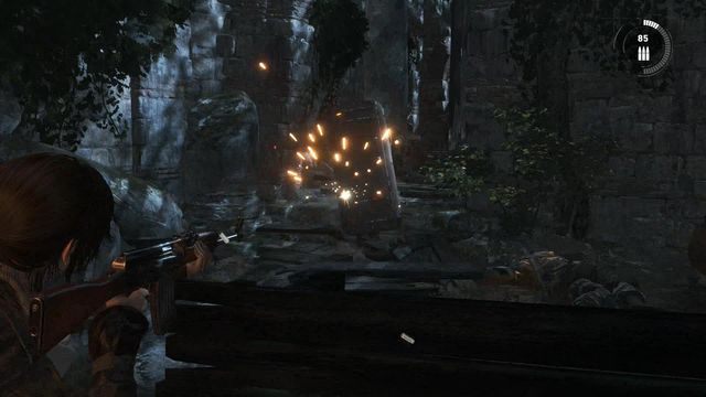Kiedy w dalszej części lokacji natkniesz się na żołnierzy z tarczą przypomnij sobie pojedynek z nimi w hucie miedzi - Rise of the Tomb Raider: Pokonaj wojska Trójcy | Misja ratunkowa - Rise of the Tomb Raider - poradnik do gry