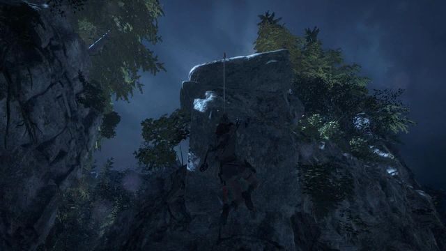 Długie skoki możesz wykonywać nie tylko zaczepiając linkę o metalowe elementy widoczne na wcześniejszym obrazku, ale także o krawędzie skał - Rise of the Tomb Raider: Znajdź bezpieczną drogę do wioski Ocalałych - Rise of the Tomb Raider - poradnik do gry