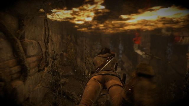 Musisz szybko przepłynąć pod rozlanym na powierzchni wody ogniem greckim - Rise of the Tomb Raider: Wyjdź z archiwów z Atlasem | Ciemna woda - Rise of the Tomb Raider - poradnik do gry