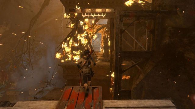 Musisz poruszać się zgodnie z przygotowaną przez twórców ścieżką ucieczki przeskakując nad rozpadlinami - Rise of the Tomb Raider: Ucieknij w bezpieczne miejsce | Ucieknij z archiwów - Rise of the Tomb Raider - poradnik do gry