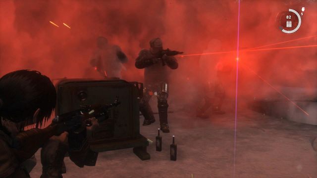 Wychodź na lód tylko w jak najdalszej odległości od najemników i likwiduj ich pojedynczo, po czym od razu wskakuj do wody i płyń do innego przerębla - Rise of the Tomb Raider: Odeprzyj atak Trójcy | Uratować Jonaha - Rise of the Tomb Raider - poradnik do gry