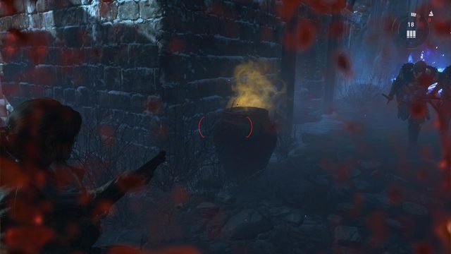 Nieśmiertelnych można też zabić strzelając w wielkie wazy - Rise of the Tomb Raider: Przejdź przez mury | Do ukrytego miasta - Rise of the Tomb Raider - poradnik do gry