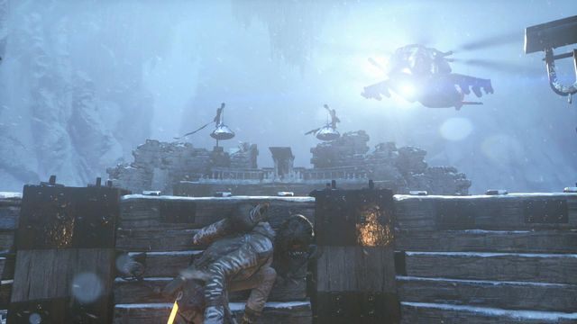 W dalszej części czeka Cię jeszcze więcej otwartej walki i to zarówno z najemnikami jak i z Nieśmiertelnymi - Rise of the Tomb Raider: Walcz, aby dostać się do Komnaty Dusz | Boskie źródło - Rise of the Tomb Raider - poradnik do gry