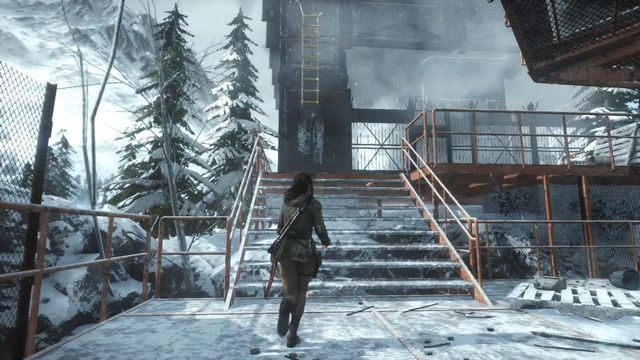 Wejdź po żółtej drabince do wnętrza Stacji Pogodowej - Rise of the Tomb Raider: Wejdź do stacji pogodowej | Śladami Trójcy - Rise of the Tomb Raider - poradnik do gry