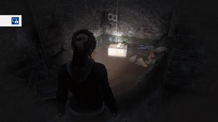 Zalana ścieżka doprowadzi Cię do kolejnego reliktu - starego misia Lary. - Droga do biblioteki | Opis przejścia Rise of the Tomb Raider Więzy Krwi - Rise of the Tomb Raider - poradnik do gry