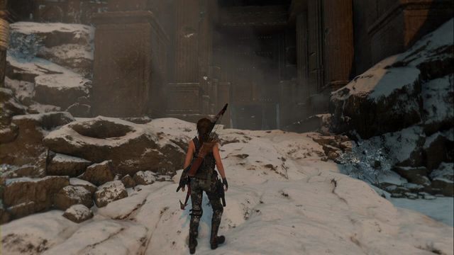 W okolicy wejścia i w głównej sali możesz pozbierać kilka fantów. - Grobowiec - Głos Boga [4/9] | Kompleks radziecki | Rise of the Tomb Raider - Rise of the Tomb Raider - poradnik do gry