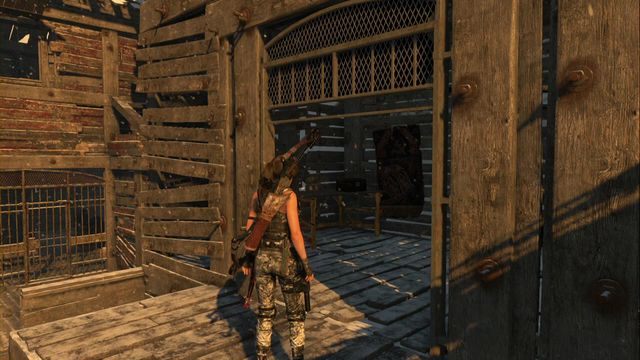 Spal materiał i wyskocz do góry - Artefakty | Kompleks radziecki | Skarby i sekrety w Rise of the Tomb Raider - Rise of the Tomb Raider - poradnik do gry
