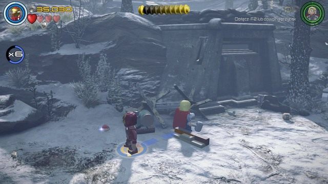 Drugi minizestaw zdobędziesz po zniszczeniu pięciu srebrnych min widocznych na obrazku - Minizestawy | Konstruktywna DeStrukcja - sekrety | LEGO Marvels Avengers - LEGO Marvels Avengers - poradnik do gry