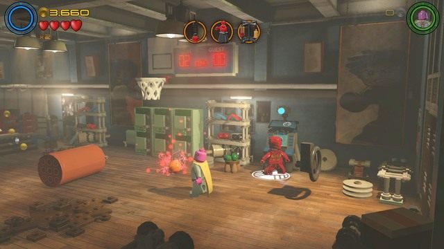 Po odzyskaniu panowania nad postacią, podejdź do widocznego na obrazku komputera jako Ultron i aktywuj go - Postacie | Kolej na Hydrę - sekrety | LEGO Marvels Avengers - LEGO Marvels Avengers - poradnik do gry