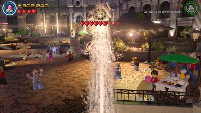 Po zaakceptowaniu zadania, udaj się w prawą stronę gdzie znajdziesz budkę z hot dogami - Stan Lee / Czerwony klocek | Kino plenerowe - sekrety | LEGO Marvels Avengers - LEGO Marvels Avengers - poradnik do gry