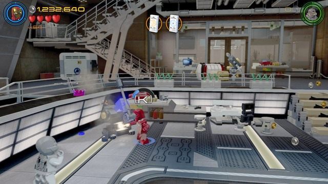 Zdobycie pierwszej postaci polega na aktywowaniu trzech strojów Iron Mana - Postacie | Bez sznurków nie jest źle - sekrety | LEGO Marvels Avengers - LEGO Marvels Avengers - poradnik do gry