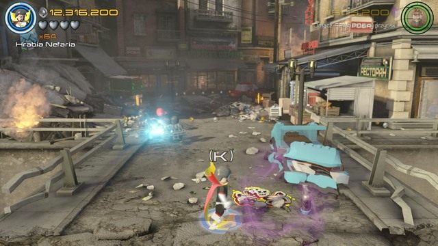 Piąte graffiti namalowane zostało na drodze po prawej stronie od graffiti z numerkiem 4 - Minizestawy | Świt Ultrona - sekrety - LEGO Marvels Avengers - poradnik do gry