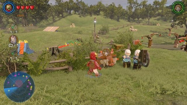 Spodnie schowane są w widocznym na obrazku pojemniku - Zadania poboczne | Farma Bartona - sekrety | LEGO Marvels Avengers - LEGO Marvels Avengers - poradnik do gry
