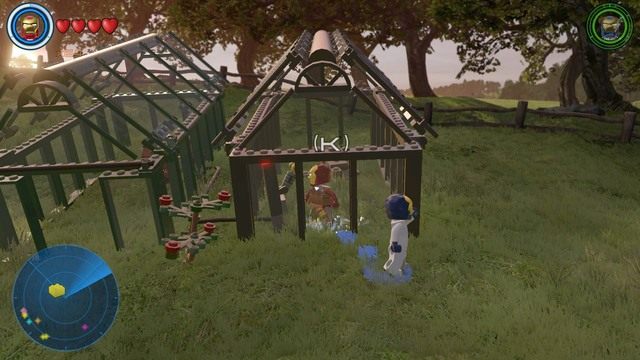 Będąc w drugiej szklarni, zmień postać na Iron Mana i napraw widoczną na obrazku dźwignie - Złote klocki | Farma Bartona - sekrety | LEGO Marvels Avengers - LEGO Marvels Avengers - poradnik do gry