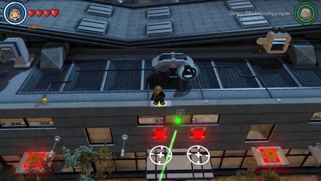 Żeby odblokować trzecią postać musisz zmienić postać na Czarną Wdowę, włączyć kamuflaż i wskoczyć na pokazaną na obrazku platformę - Postacie | Baza S.H.I.E.L.D. - sekrety | LEGO Marvels Avengers - LEGO Marvels Avengers - poradnik do gry