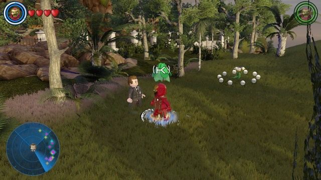 Udaj się do lewej strony posiadłości gdzie znajdziesz Happy Hogana i porozmawiaj z nim by odebrać zadanie - Zadania poboczne | Malibu - sekrety | LEGO Marvels Avengers - LEGO Marvels Avengers - poradnik do gry