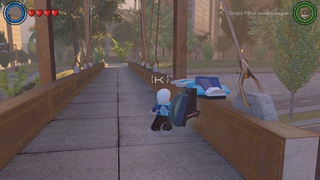 Na moście nad drogą znajdziesz platformę dla Quicksilvera po jednej i po drugiej stronie - Złote klocki | Północny Manhattan - sekrety | LEGO Marvels Avengers - LEGO Marvels Avengers - poradnik do gry