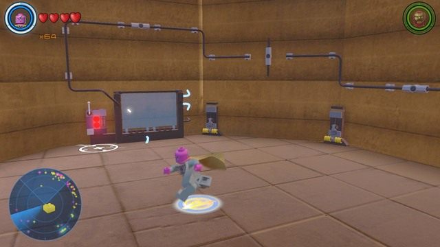 Będąc w środku, skorzystaj z komputera i połącz obwód, który znajduje się na monitorze - Złote klocki | Centralny Manhattan - sekrety | LEGO Marvels Avengers - LEGO Marvels Avengers - poradnik do gry