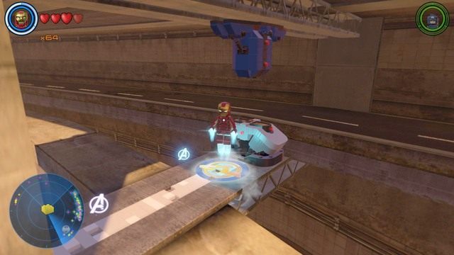 Wyląduj na małej platformie jako Iron Man i zeskanuj teren - Złote klocki | Centralny Manhattan - sekrety | LEGO Marvels Avengers - LEGO Marvels Avengers - poradnik do gry
