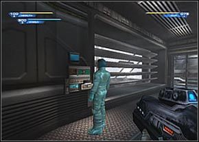 Gdy tylko żaluzje w oknie budynku zostaną opuszczone, wyjdź tą droga na zewnątrz - Polaris Geologics Research Exterior | Janus | Unreal II The Awakening - Unreal II: The Awakening - poradnik do gry