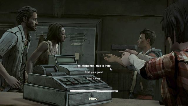 Po zebraniu wszystkich rzeczy podejdziesz do szafki, z której wydobywa się hałas - Rozdział 4 | Epizod 1 - In Too Deep - The Walking Dead: Michonne - poradnik do gry