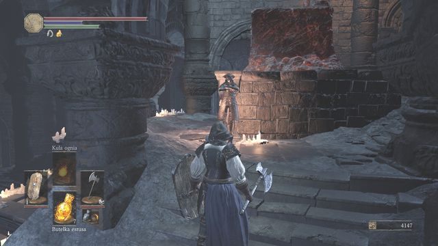 Leonharda znajdziesz po wejściu do kapliczki, stojącego przy najwyższym tronie - Leonhard | Questy i NPC w Dark Souls 3 - Dark Souls III - opis przejścia i sekrety