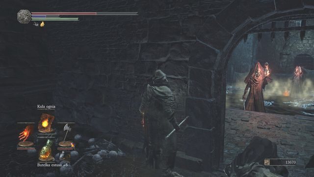 Jest to doskonałe miejsce na pojedyncze ściąganie przeciwników do środka pomieszczenia - Lochy Irithyllu | Opis przejścia Dark Souls 3 - Dark Souls III - opis przejścia i sekrety