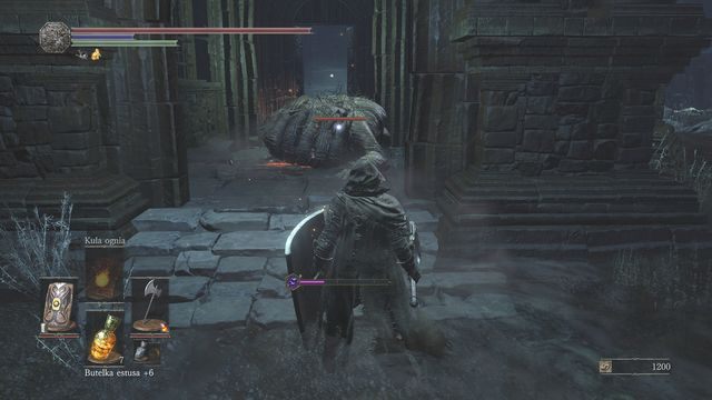 Staraj się trzymać za przeciwnikiem i atakować go po jego leniwych przetoczeniach. - Zbeszczeszczona Stolica - powrót do Lochów Irithyllu | Opis przejścia - Dark Souls III - opis przejścia i sekrety