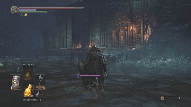 Drabinę prowadzącą do góry znajdziesz z prawej strony budynku. - Zbeszczeszczona Stolica - powrót do Lochów Irithyllu | Opis przejścia - Dark Souls III - opis przejścia i sekrety