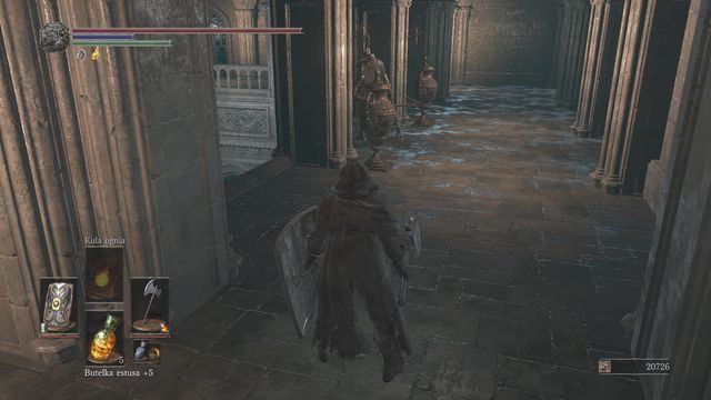 Na górze uważaj na kolejnego rycerza oraz, ciągle groźnego, łucznika. - Irithyll w Mroźnej Dolinie - od Kościoła Yorshki | Opis przejścia Dark Souls 3 - Dark Souls III - opis przejścia i sekrety