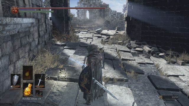 Znak przywołania znajdziesz, gdy od ogniska zejdziesz na dół (pod ścianą, na schodach - screen) - Szczyt Arcysmoków | Opis przejścia Dark Souls 3 - Dark Souls III - opis przejścia i sekrety