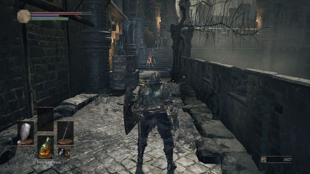 Aby z kolei oczyścić korytarz podbiegnij mniej więcej do jego połowy, a następnie wróć się (screen) - Wysoka Ściana Lothric | Opis przejścia Dark Souls 3 - Dark Souls III - opis przejścia i sekrety