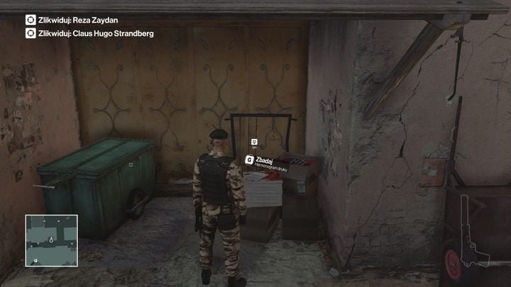 Harmonogram druku łatwo przegapić - znajduje się obok jednego z wejść do szkoły. - Hitman: Zamordowanie Rezy Zaydana, Marrakesz - Złota klatka | Solucja - Hitman - poradnik do gry