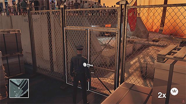 Wytrych pozwoli ci na otwarcie wschodniej bramki - Infiltracja jachtu | Swobodny trening | Solucja Hitman - Hitman - poradnik do gry