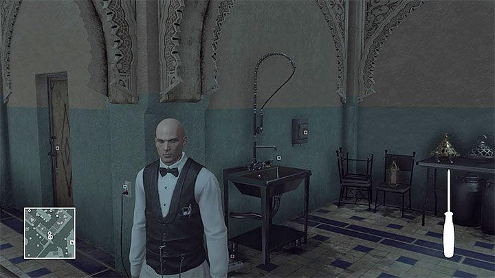 Przebranie kelnera - Przebrania | Marrakesz - Dom z piasku | Solucja Hitman - Hitman - poradnik do gry