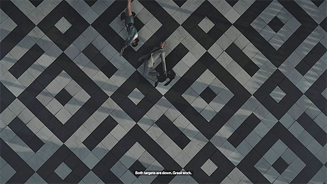 Jeśli nie spóźniłeś się to Dalia będzie nadal przebywała na balkoniku lub będzie jeszcze w drodze do niego - Hitman: Zamordowanie Viktora i Dalii, Paryż - The Showstopper | Solucja - Hitman - poradnik do gry