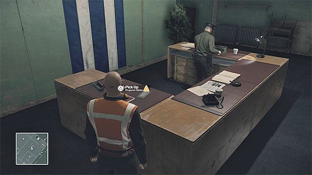 Slajdy są w recepcji - Zamordowanie Knighta | Egzamin końcowy | Solucja Hitman - Hitman - poradnik do gry