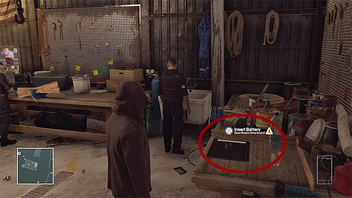 Przed Tobą najważniejsza czynność - podmiana zwykłej baterii w zegarku Rosea na nowo pozyskaną wybuchową baterię - Zamordowanie Seana Rosea | Kolorado - Bojownicy o wolność | Solucja Hitman - Hitman - poradnik do gry