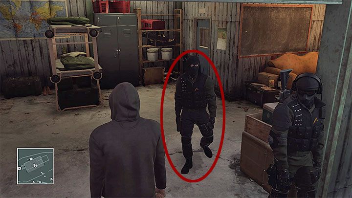 Maya Parvati zajęta jest organizowaniem w dużej stodole (M7,19) prób z ataków na limuzynę - Zamordowanie Mayi Parvati | Kolorado - Bojownicy o wolność | Solucja Hitman - Hitman - poradnik do gry